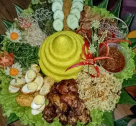 Nasi Tumpeng UK untuk 10 orang