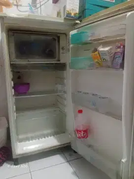 Lemari es satu pintu