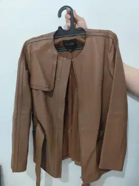 Jaket kulit warna coklat