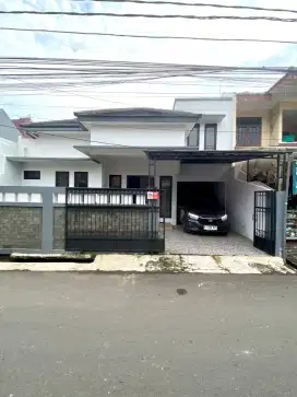 Dijual rumah siap huni akses 2mobil lokasi pejaten pasar minggu
