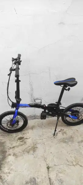 Sepeda Lipat Genio Biru Hitam