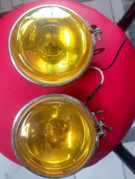 Lampu kabut mobil atau motor