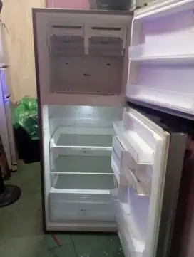 Kulkas 2 pintu samsung bekas kondisi normal minat wa