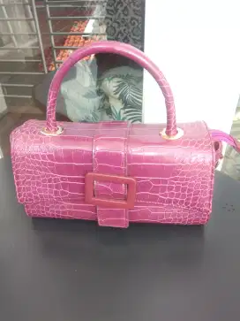 Tas Wanita merk Connexion merah marun