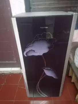 Di jual kulkas 1 pintu merk Polytron  normal dingin beku SIAP PAKAI