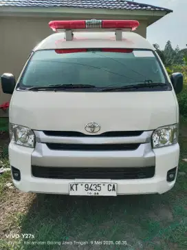Hiace Commuter ambulance