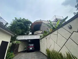 Dijual rumah mewah 4lt + studio musik di Villa Jakasetia, Galaxy, Beka