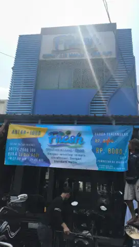 Karyawan Depot Air Isi Ulang