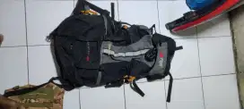 Tas Gunung Cariel 100 Lt merk REI