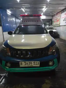 Di jual ambulance triton 4x4 manual