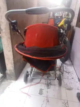 Stroller bayi Nominus