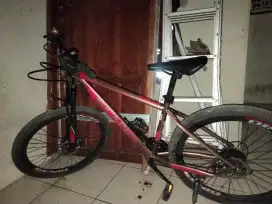 sepeda Genio kondisi bekas seperti baru