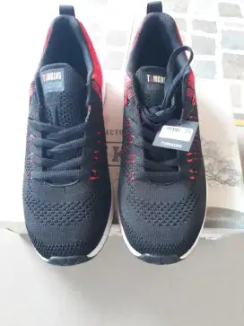 SEPATU TOMKINS UNISEX
