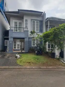 Disewakan rumah Asri di Kota Wisata Cibubur