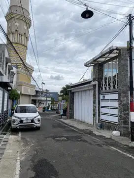 Rumah Dekat Masjid Jl Letjen Sutoyo Blimbing Dkt Hotel savana
