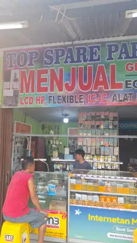 DI CARI KARYAWATI/ KHUSUS WANITA SINGLE. TINGGAL DI MESS