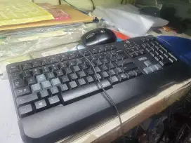 1set keyboard dan mouse Logitech