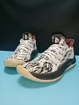 Sepatu Adidas Dame D.O.L.L.A Oreo Size 41 Original Bekas Mulus