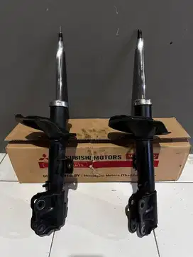 Shock bracker depan Mitsubishi Outlander