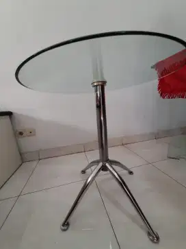 Meja kaca bulat informa