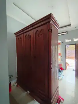 Lemari Pakaian 3 Pintu Kayu Jati Asli