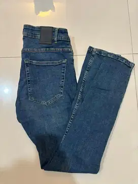 Zara Skinny Jeans Like New !!
