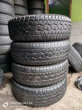 Jual bancopptan mrek toyo open country A/T ukuran 225 70 R15 kond 90%