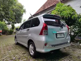Avanza Veloz matic 2013 tangan pertama km sedikit