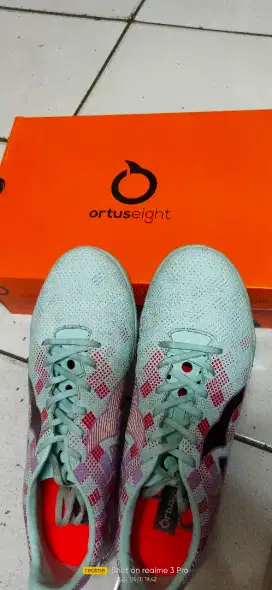 Sepatu Olahraga Futsal