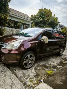 Grand Livina 2013 An Sendiri dan Terawat