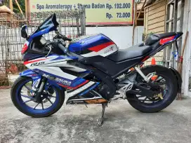 Motor Yamaha R15 V3