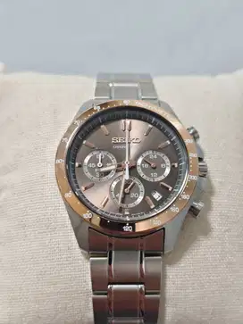 Seiko chronograph JDM, warna rose gold
