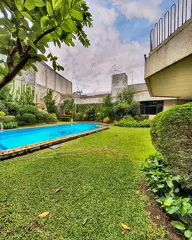JUAL MURAH RUMAH PINGGIR JALAN PONDOK INDAH ADA POOL HARGA DEKAT NJOP