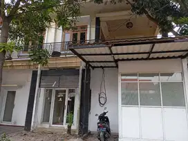 Dijual Rumah 2 Lantai Grande Karawaci Lokasi Strategis