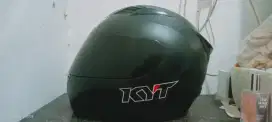 Jual helem KYT ukuran xl warna hitam