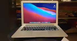 Laptop Paling Tipis Macbook Air Core i5 SSD 128 Mulus Normal Nominus