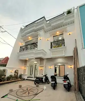 Jual Rumah Classic Modern 3 Lantai Di Tanah Baru Beji