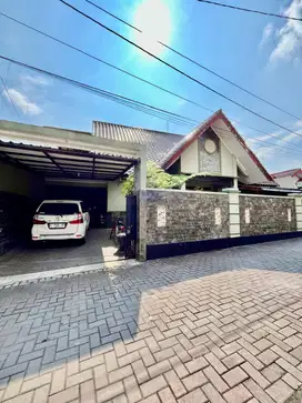 RUMAH MEWAH NYAMAN BANGET SANGAT TERAWAT DI JALAN DAMAI NGAGLIK SLEMAN
