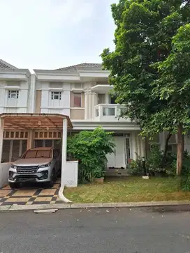 Rumah 2 Lantai Dekat Club House di Cluster Vernonia Summarecon Bekasi