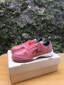 Sepatu futsal specs size 39