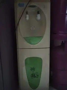 DIJUAL Dispenser Miyako HOT & COOL