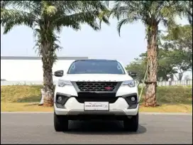 Toyota Fortuner 2.4 VRZ TRD AT 2019