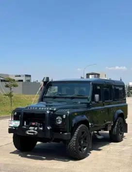 Land rover Defender puma 2011 hijau