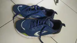 sepatu running merk 910
