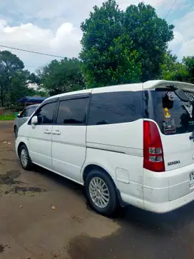 Jual Cepat BU Nissan Serena 2012 Bensin