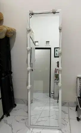 Cermin Aesthetic Full Body Standing Miror Led Rias Kaca