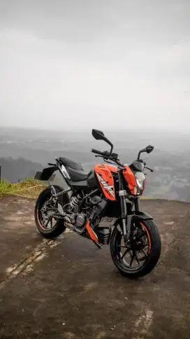 DUKE 200 KM 14RB PAJAK ON