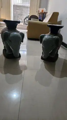 Keramik gajah & pot