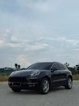 Porsche Macan 2.0 PDK NIK 2017 Km 23rb PEMAKAIAN SENDIRI
