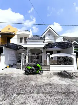 Rumah mewah siap huni Gentan Sukoharjo